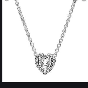 Pandora heart pendant necklace